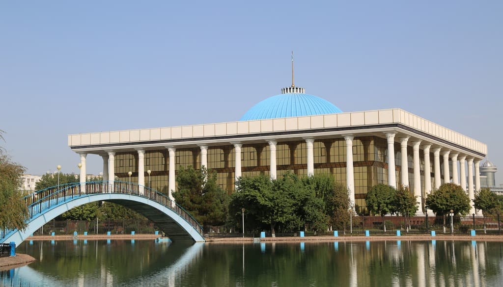 Oliy Majlis (Parlament)