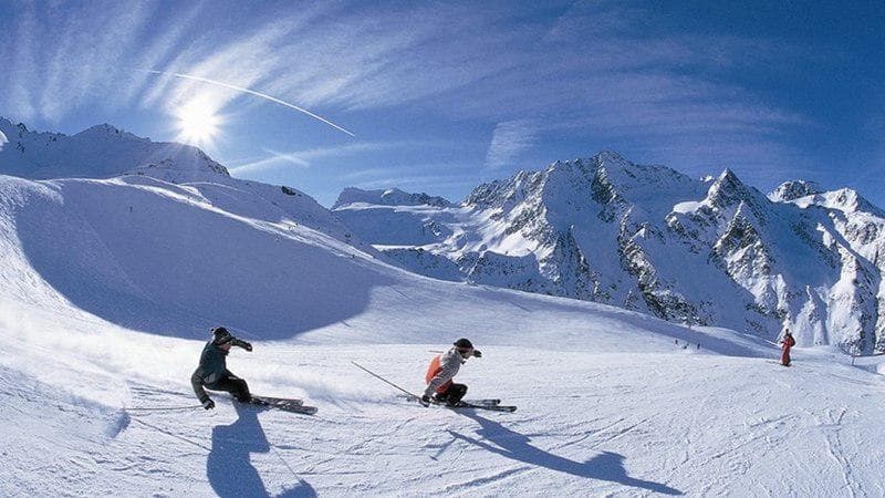 Heli-skiing and Skiing